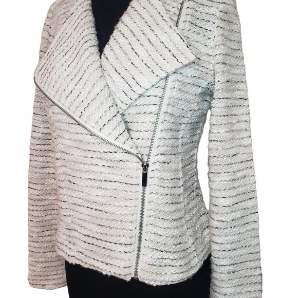Bagatelle Collection Asymmetrical Side Zip Cropped Moto Blazer, Size Small - Picture 6 of 8